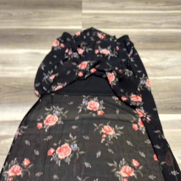 H&M Black Dress with Pink Floral Pattern size 8 - Picture 4 of 6
